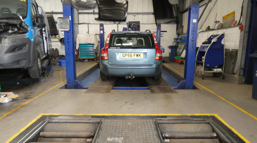 Specialist Peugeot and Citroen Repair Centre With MOT For Sale Greater Manchester Stores 2