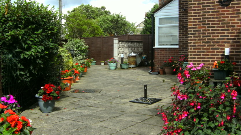 Newsagents with living accommodation Sheffield Garden Area