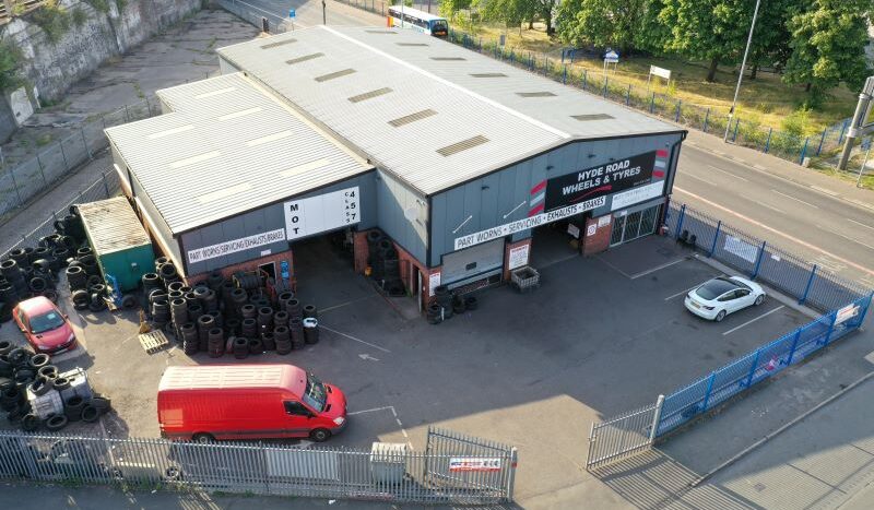 ID2913 Hyde Road Wheels & Tyres aerial view road